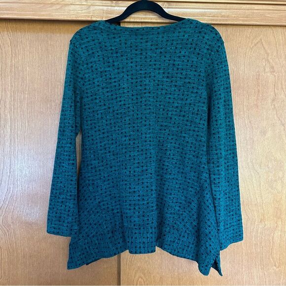 Cut Loose Green Polka Dot Knit Dipped Flare Long Sleeve Button Down Shirt - Picture 9 of 9